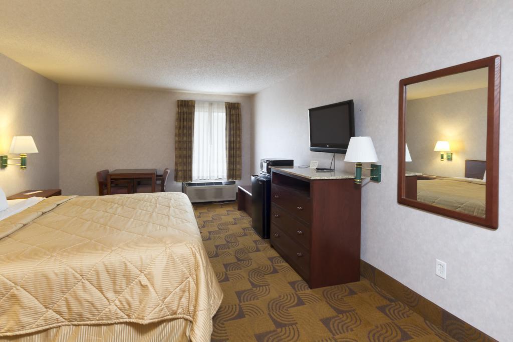 Quality Inn & Suites Mount Vernon Exterior photo