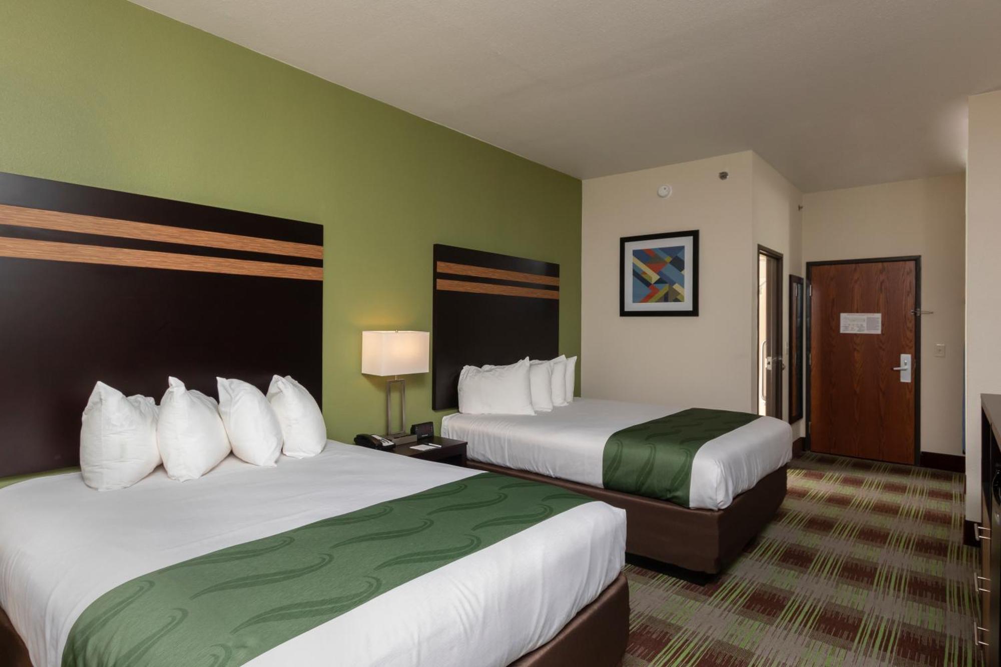 Quality Inn & Suites Mount Vernon Exterior photo
