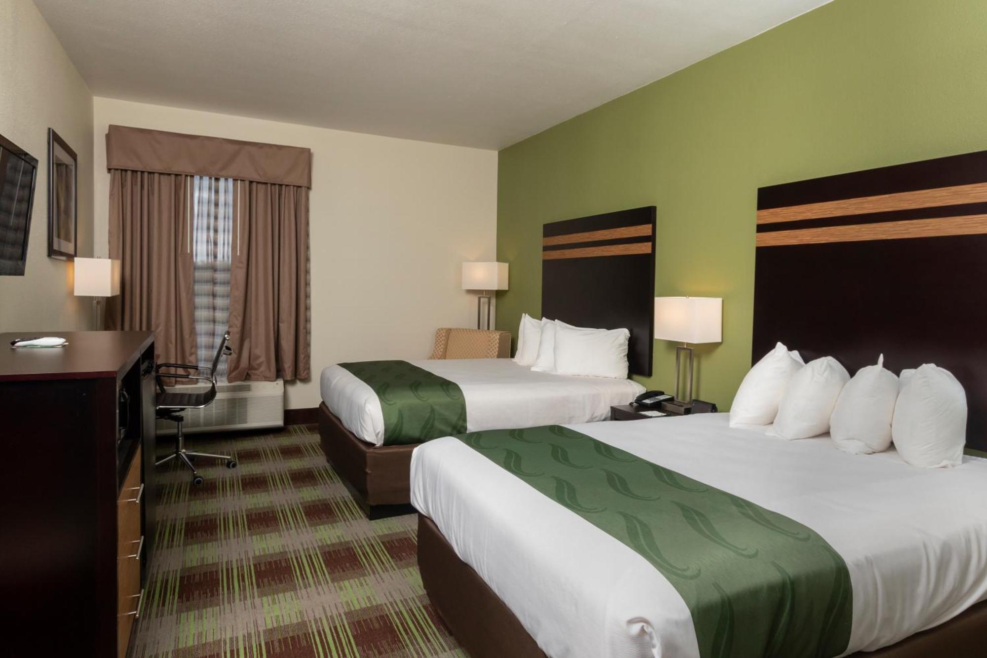 Quality Inn & Suites Mount Vernon Exterior photo