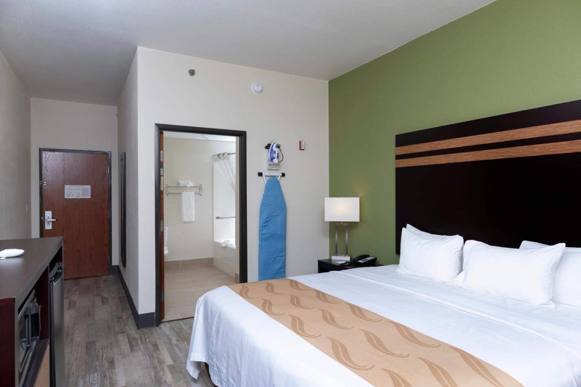 Quality Inn & Suites Mount Vernon Exterior photo