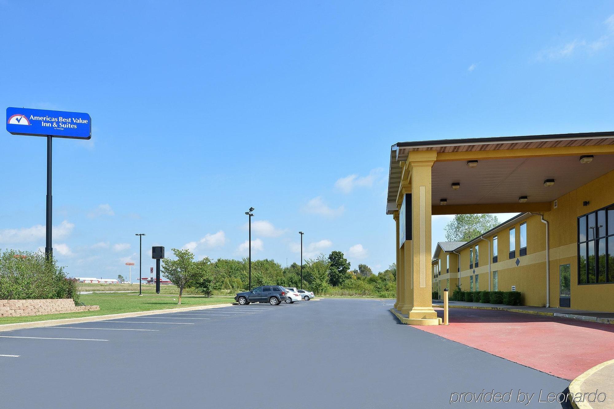 Quality Inn & Suites Mount Vernon Exterior photo