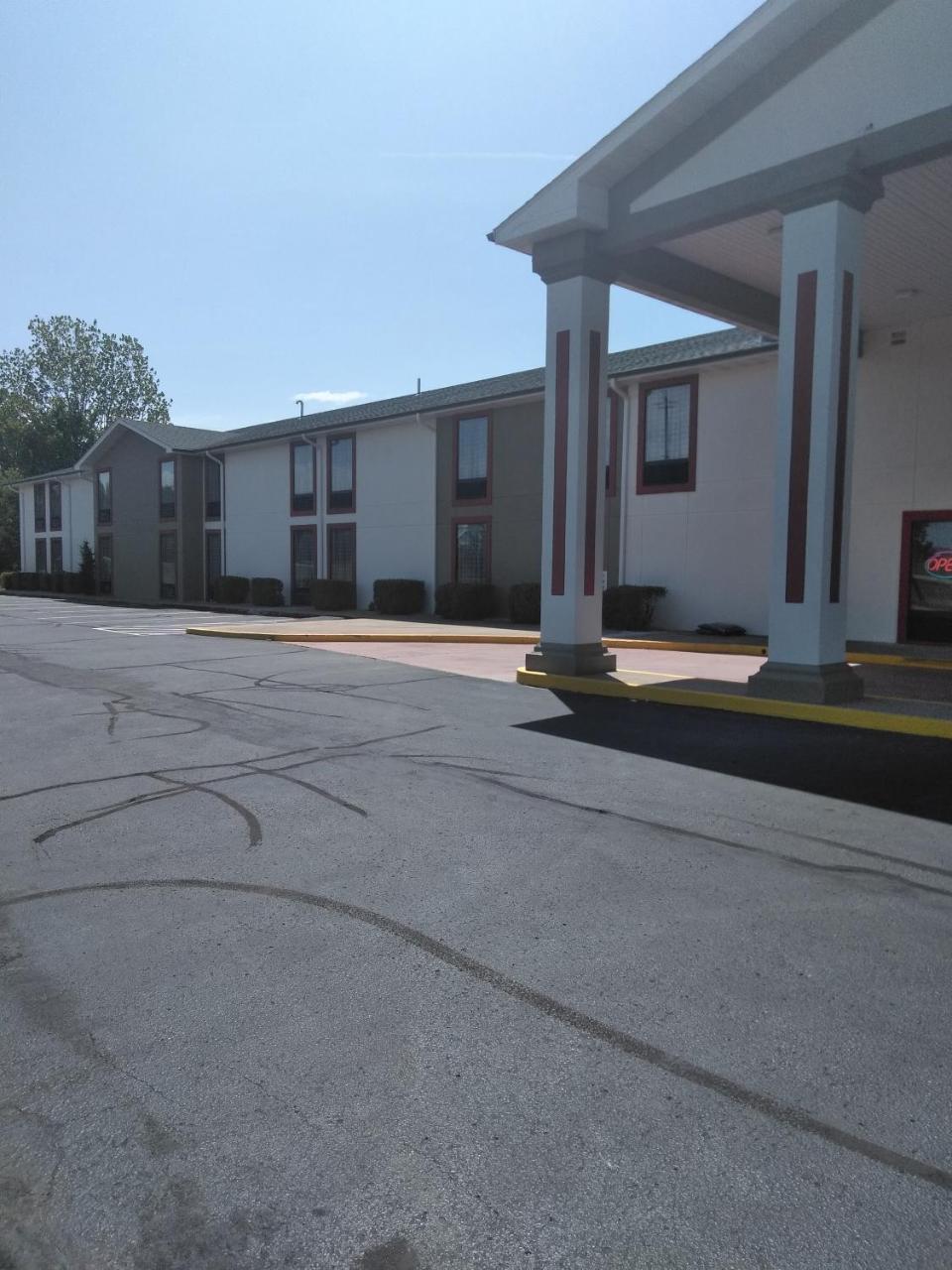 Quality Inn & Suites Mount Vernon Exterior photo