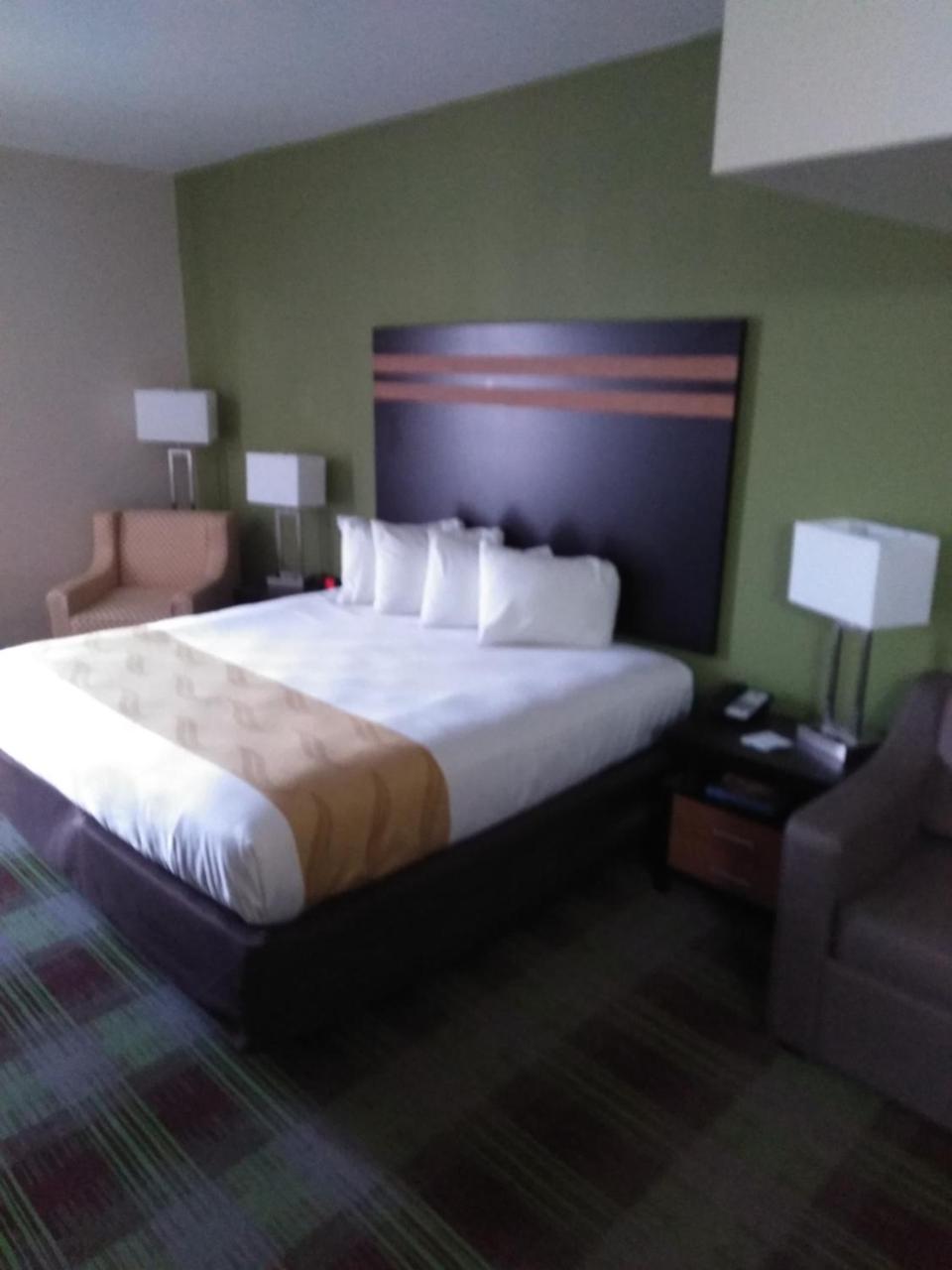 Quality Inn & Suites Mount Vernon Exterior photo
